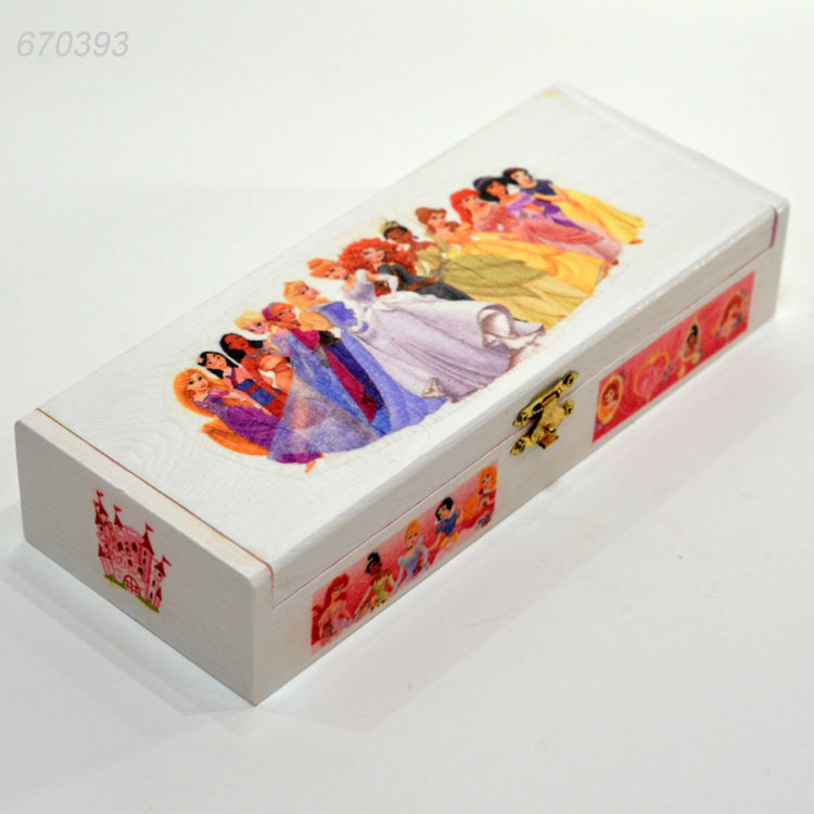 Cadouri Personalizate, cutie pentru depozitare personalizata in tematica Printese Disney, cutie cu interior roz
