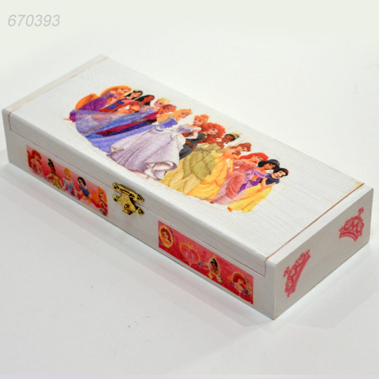 Cadouri Personalizate, cutie pentru depozitare personalizata in tematica Printese Disney, cutie cu interior roz