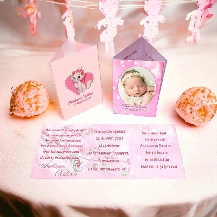 Invitatie botez pisica Marie, culoare roz, dimensiune 21cm x 10 cm
