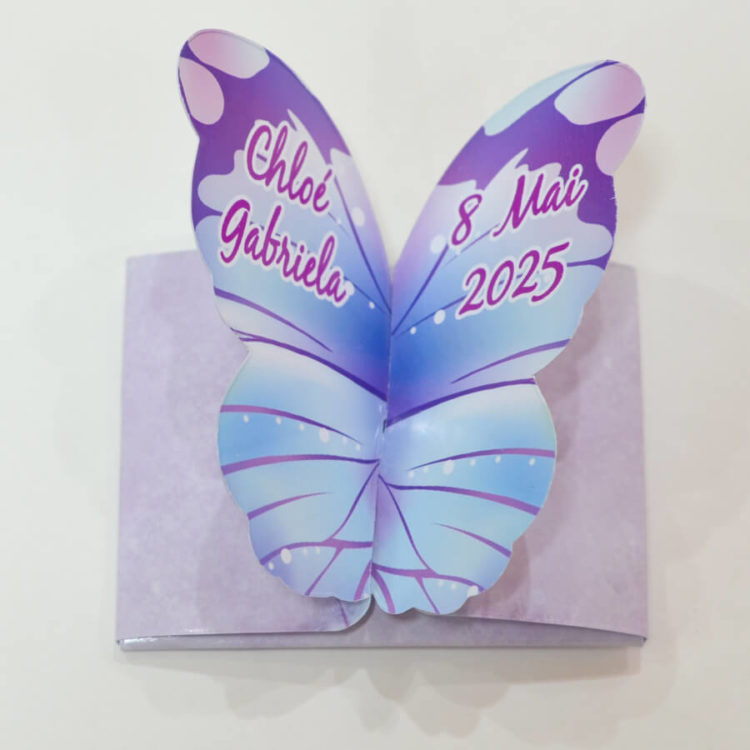 Invitatie botez forma fluture roz