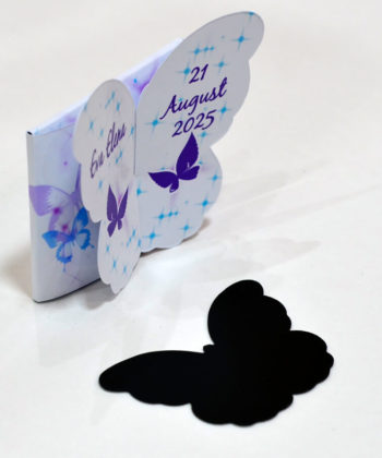 Invitatie botez forma fluture alb - lila
