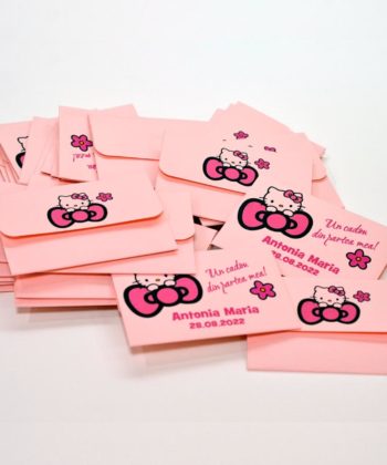 Marturii botez Hello Kitty, magneti cu plicuri personalizate