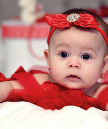 Portret bebelus botez Ploiesti, fotograf botez profesionist Prahova