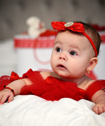 Bebelus la botez in biserica Ploiesti, fotografie profesionala botez Prahova