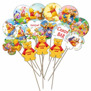 Propsuri Candy Bar Winnie the Pooh pe bat, cu forme rotunde, flori si ursuleti personalizati cu prenume