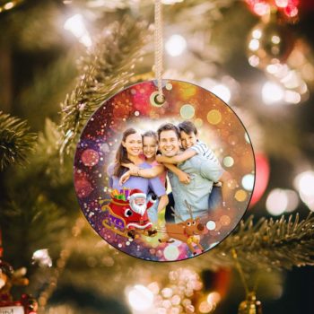 Glob personalizat cu poza de familie, Mos Craciun, sanie cu daruri si ren