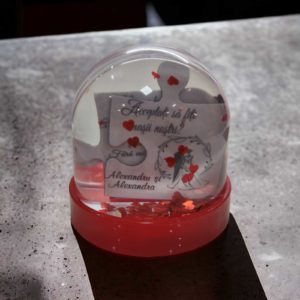 Invitatie magnetica surpriza