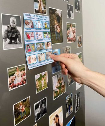 Rama magnetica personalizata pentru primul an al baiatului, afisata pe frigider